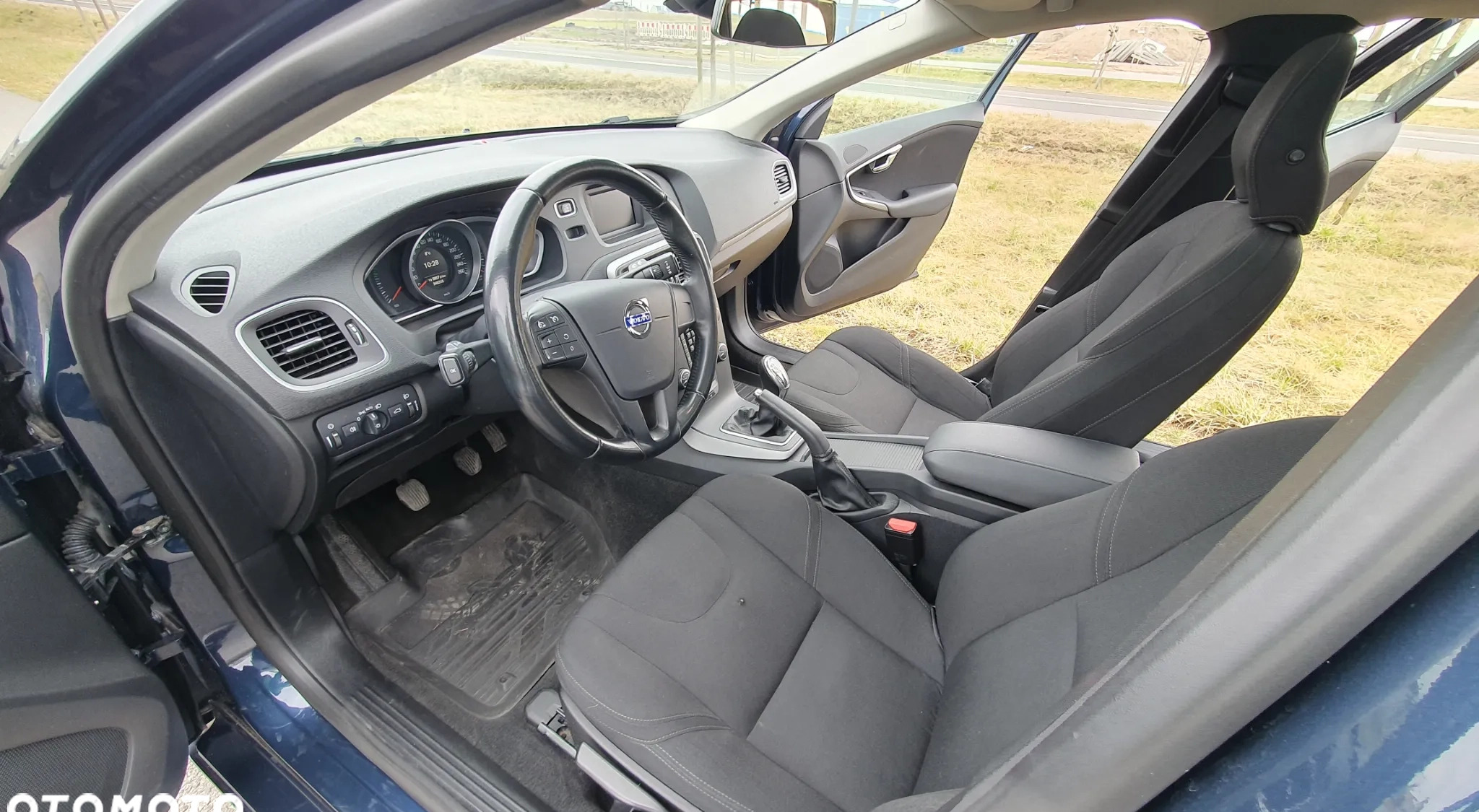 Volvo V40 cena 20000 przebieg: 348315, rok produkcji 2012 z Gliwice małe 326